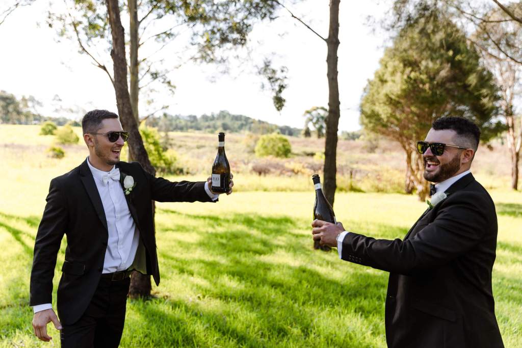 WESTERN-SYDNEY-PARKLANDS-THE-DAIRY-ABBOTSBURY-SYDNEY-PHOTOGRAPHERS-ANELLOWEDDINGS-CHEERS