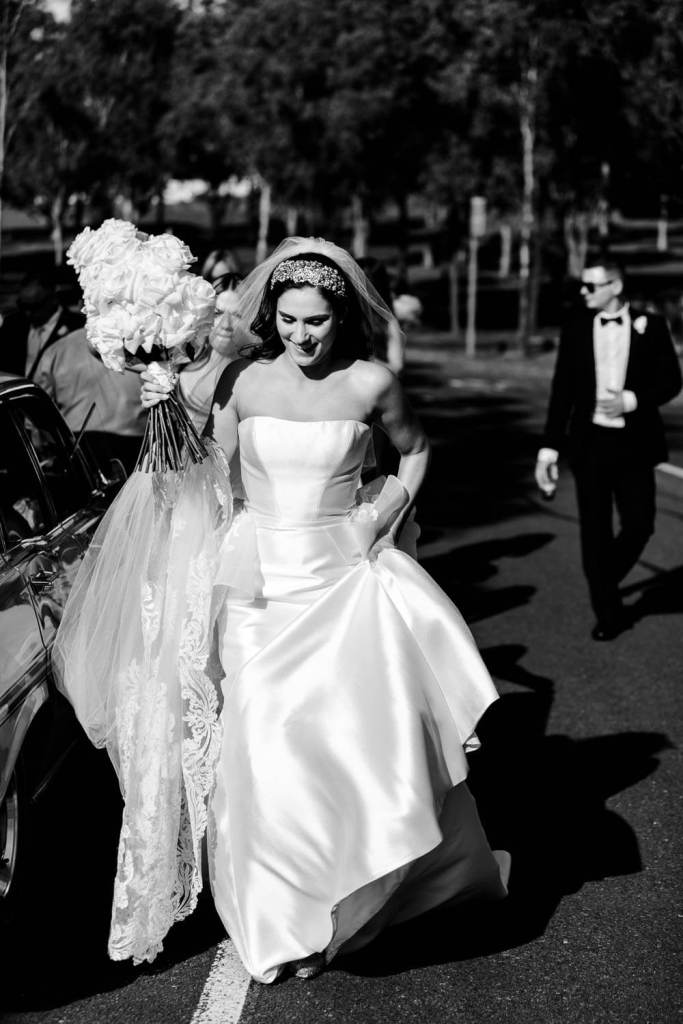 WESTERN-SYDNEY-PARKLANDS-THE-DAIRY-ABBOTSBURY-SYDNEY-PHOTOGRAPHERS-ANELLOWEDDINGS-MODERN-WEDDING-DRESS