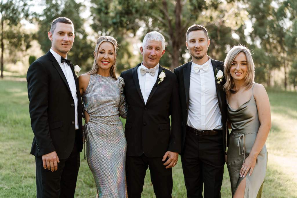 WESTERN-SYDNEY-PARKLANDS-THE-DAIRY-ABBOTSBURY-SYDNEY-PHOTOGRAPHERS-ANELLOWEDDINGS-FAMILY