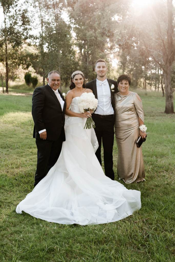 WESTERN-SYDNEY-PARKLANDS-THE-DAIRY-ABBOTSBURY-SYDNEY-PHOTOGRAPHERS-ANELLOWEDDINGS-FAMILY