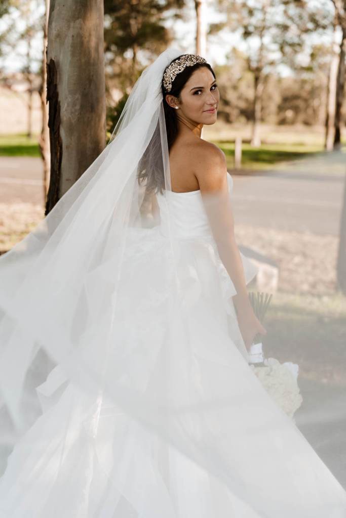 WESTERN-SYDNEY-PARKLANDS-THE-DAIRY-ABBOTSBURY-SYDNEY-PHOTOGRAPHERS-ANELLOWEDDINGS-GLOWING-BRIDE