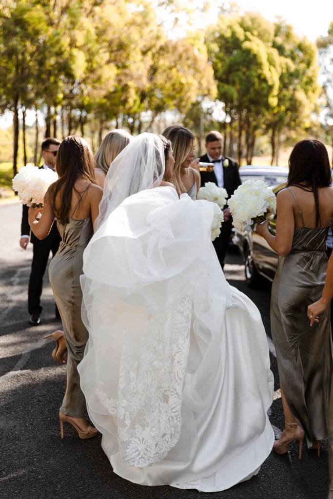 WESTERN-SYDNEY-PARKLANDS-THE-DAIRY-ABBOTSBURY-SYDNEY-PHOTOGRAPHERS-ANELLOWEDDINGS-LUX-WEDDING